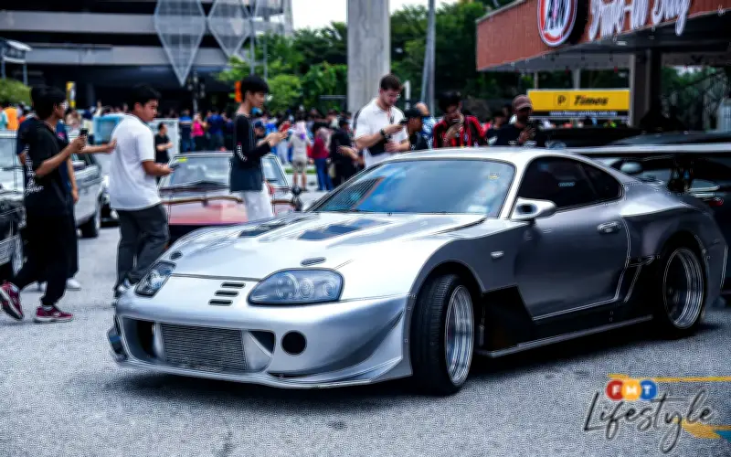 Lebih 400 Kereta Klasik Bergemuruh di 'Wheels and Waffles' di Petaling Jaya