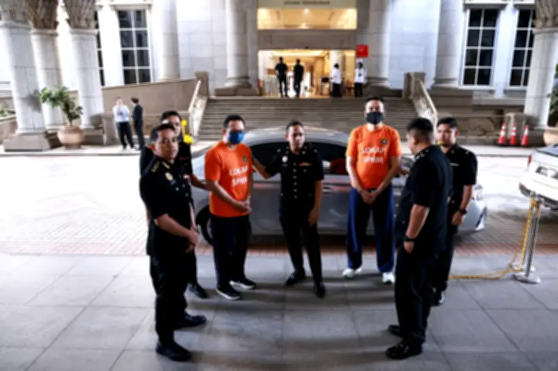 MACC Tahan Bekas CEO, Pengerusi Syarikat Skandal Saham RM300 Juta