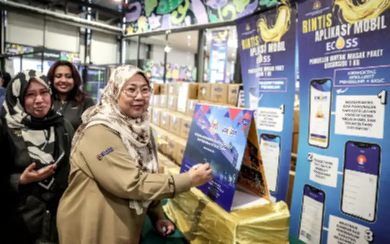 Madani Mart Tidak Bergantung Dana Kerajaan, Model Lesen Usahawan - Fuziah