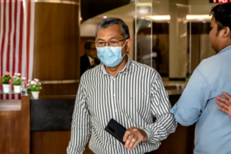 Mahkamah diberitahu tuntutan perjalanan London Azlan Man disemak dengan Imigresen