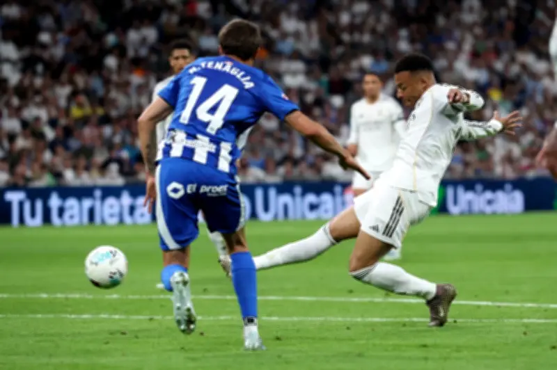 Mbappe Akhirnya Jaring Gol Liga, Real Madrid Kalahkan Alaves 2-1