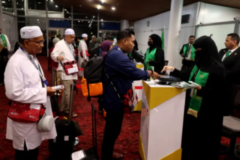 Musim Haji Malaysia Bermula: 284 Jemaah Pertama Berlepas ke Madinam