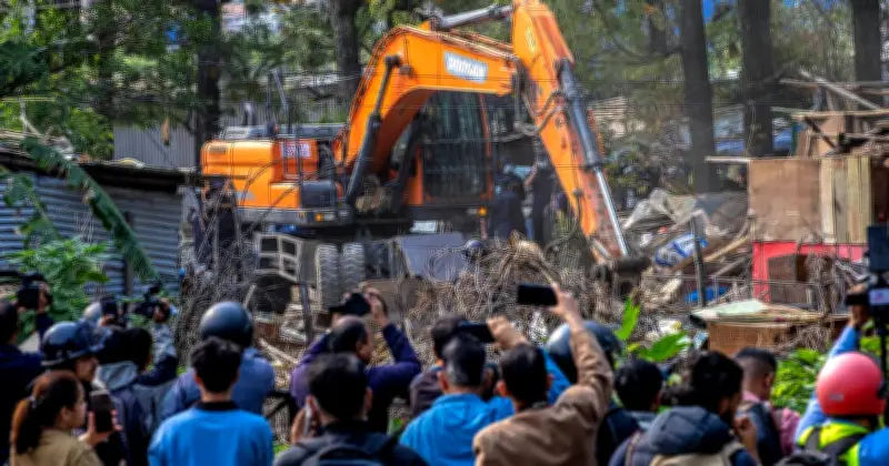 Nepal robohkan petempatan setinggan di ibu kota