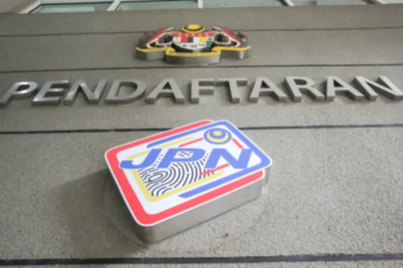 NRD Tahan 46 Warga Asing di Kilang Bukit Raja atas Dokumen MyKad Palsu