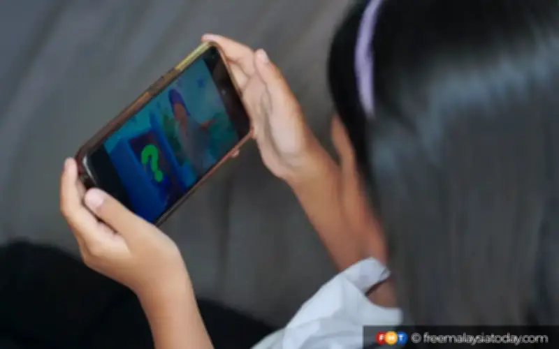 Pakar Jelaskan Kenapa Had Umur 16 Tahun Dipilih Untuk Sekatan Media Sosial