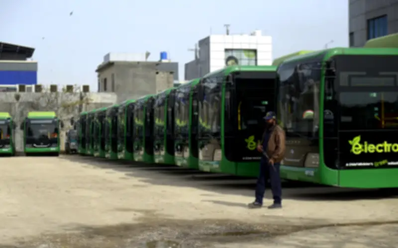 Pakistan Lancar Pengangkutan Awam Percuma Selama 30 Hari Hadapi Krisis Tenaga
