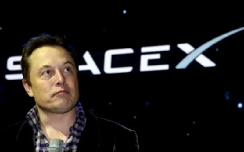 Pampasan Musk di SpaceX dikait dengan matlamat jajah Marikh
