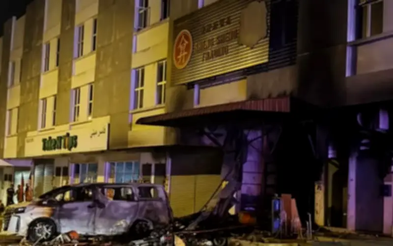 Pasangan Cedera Selepas Kedai Barangan Sembahyang Cina Terbakar di Kuala Krai