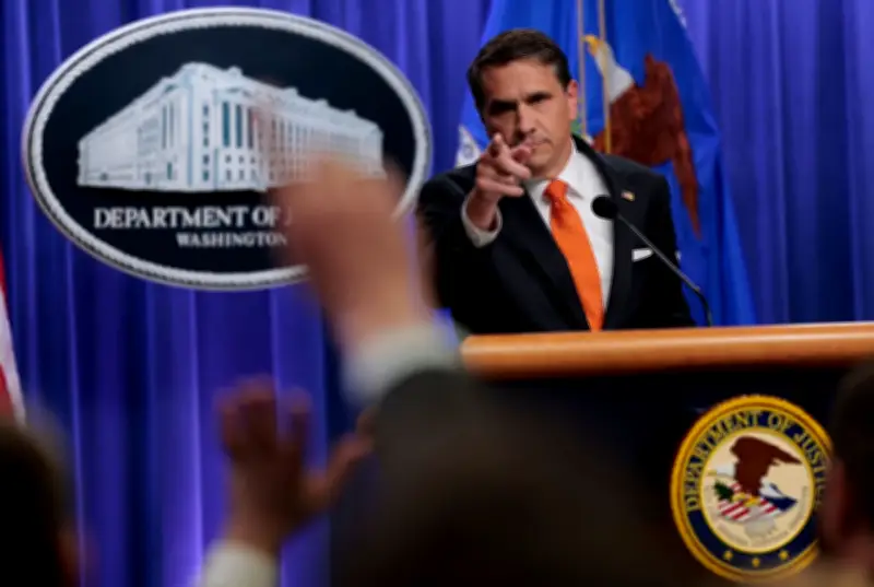 Peguam Negara Pemangku AS Tolak Dakwaan Jabatan Keadilan 'Dipersenjatai' Bawah Trump