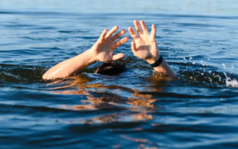 Pelajar 16 Tahun Ditemukan Lemas Selepas Hilang Ketika Mencari Kepah di Pantai Balok