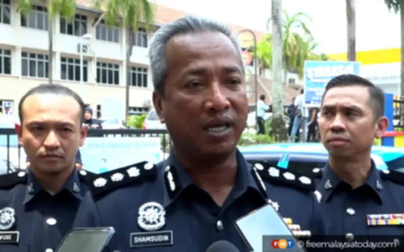 Pemandu Disyaki Mabuk Ditahan Kerana Memandu Laluan Songsang di Lebuhraya Sprint