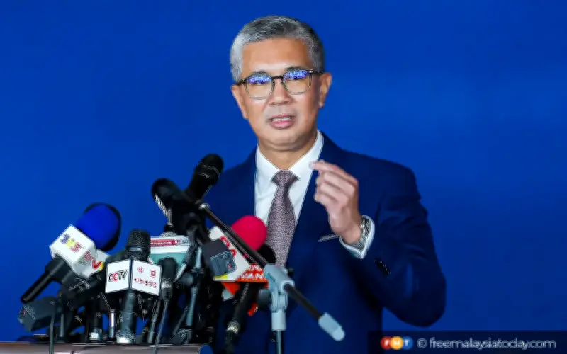 Pendapatan Tambahan Petronas Tidak Mampu Tampung Subsidi Minyak, Tegas Tengku Zafrul