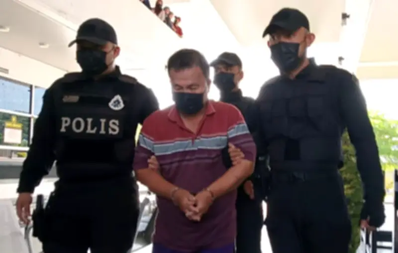 Petani Malaysia didakwa bunuh tiga individu di Kota Tinggi
