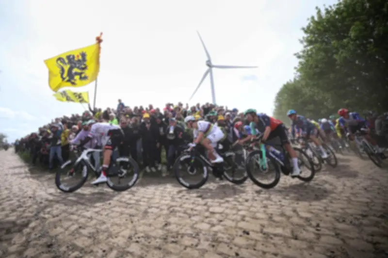 Pogacar Gagal di Paris-Roubaix, Tetapi Rekod Besar Masih Boleh Dikejar