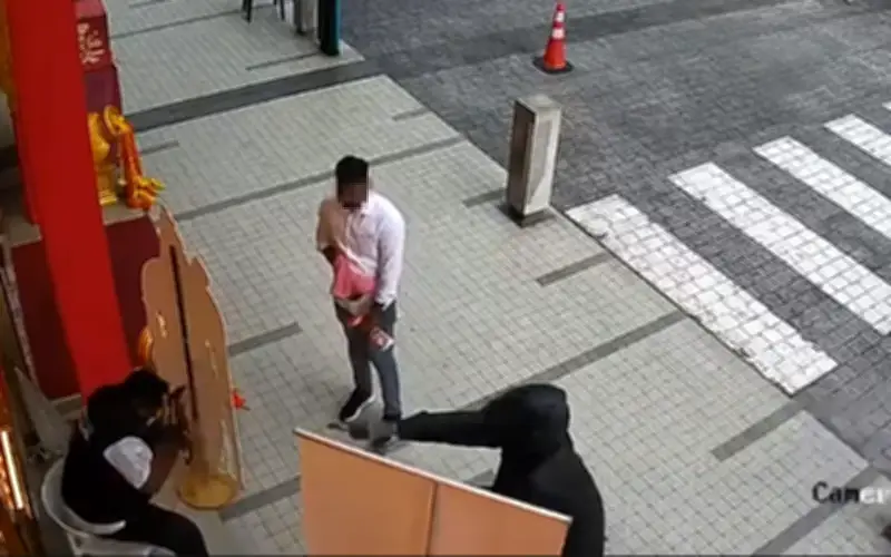 Polis Buru 4 Lelaki Selepas Rompakan Berpistol di Kedai Emas Brickfields
