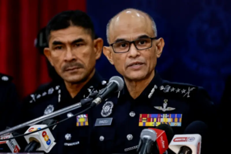 Polis Selangor Bongkar 6 Sindiket Penipuan, Tahan 38 Individu dalam Serbuan