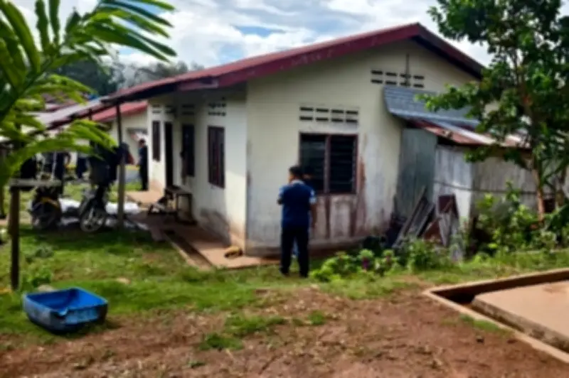 Polis Tembak Mati Lelaki Berpistol Didakwa Bunuh Adiknya di Tenom
