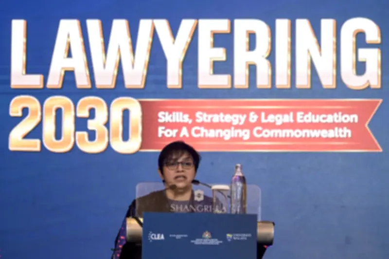 Pusat Pengantaraan Malaysia Boleh Kurangkan Tunggakan Kes dan Kos Guaman - Azalina