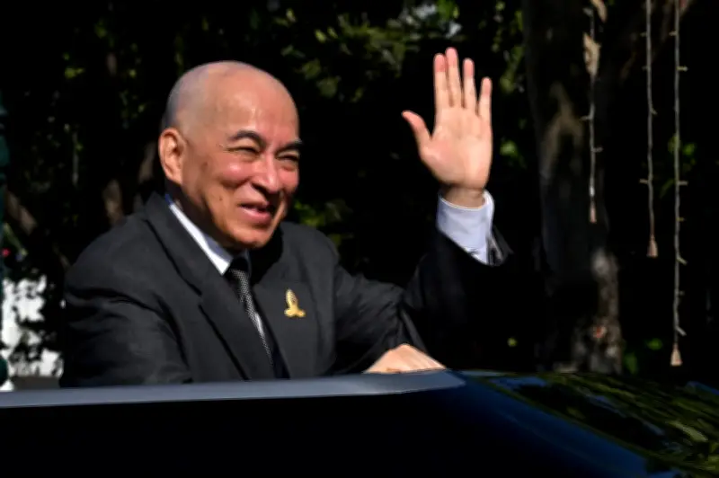 Raja Kemboja Norodom Sihamoni Dijangka Kanser Prostat, Rawatan di China