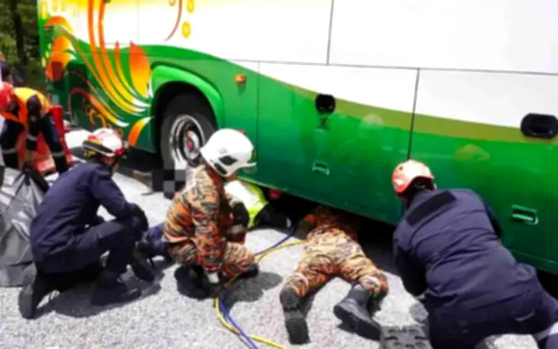Remaja maut motosikal terperangkap bawah bas di Genting Highlands