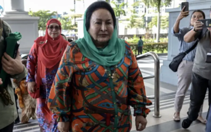 Rosmah Tegaskan Tidak Pernah Pakai Barang Kemas Syarikat Lubnan di Mahkamah
