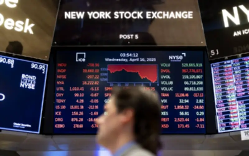 Saham AS Merosot Ketika Trump Giatkan Ancaman Ketenteraan Terhadap Iran