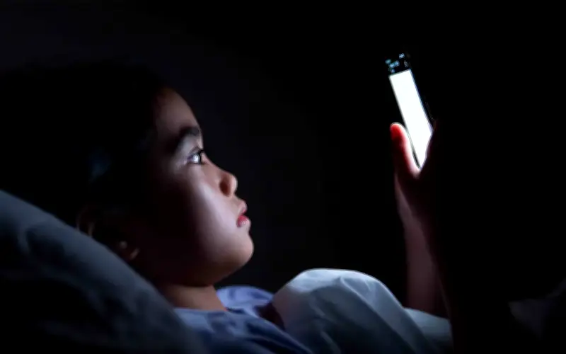 Skrin merampas tidur kanak-kanak, jejas perkembangan dan fokus