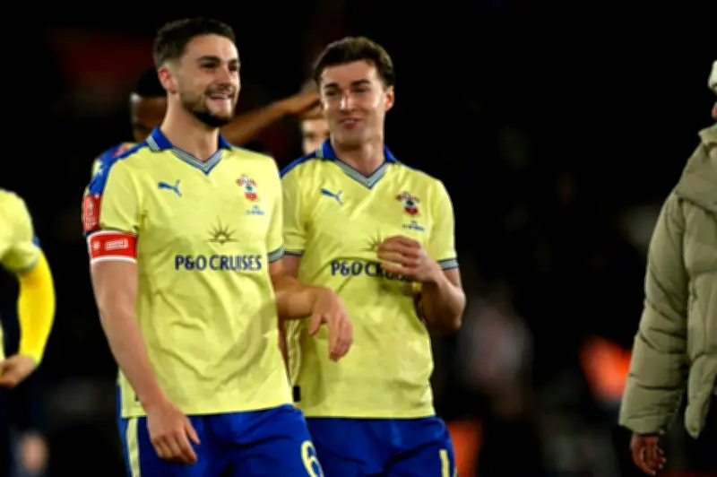 Southampton Hancurkan Wrexham 5-1, Kuasai Perlumbaan Play-off Championship