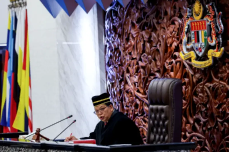 Speaker Dewan Rakyat Belum Terima Surat Rasmi Perletakan Jawatan Hamzah Zainudin