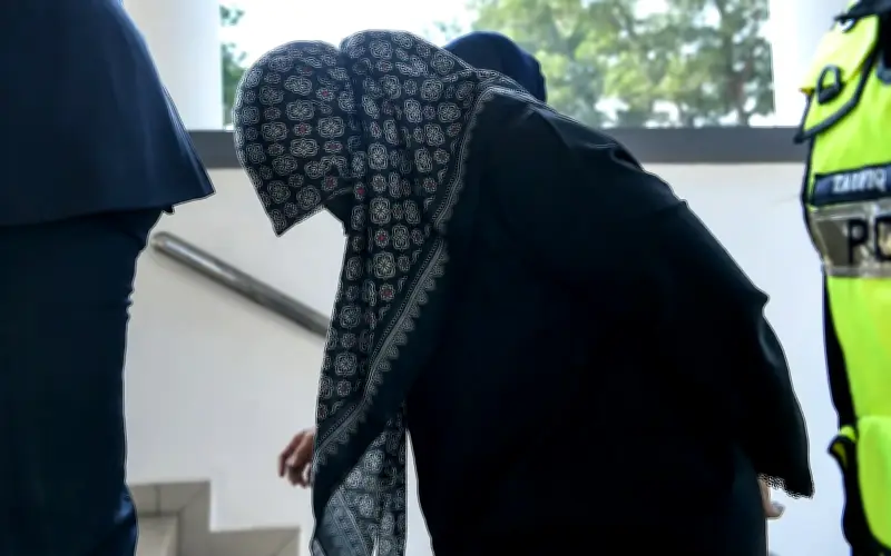 Suri Rumah Didakwa Tipu Tempahan Barang Kemas RM173,500 di Alor Setar