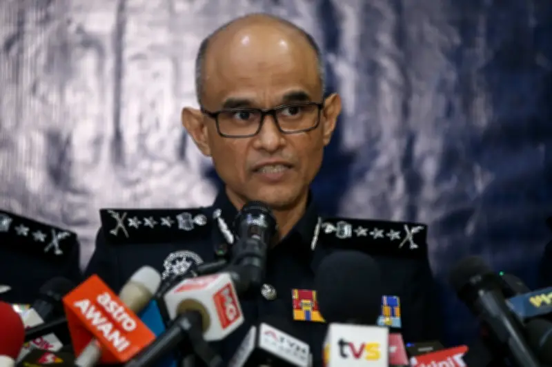 Suspek petisyen azan Ampang disenarai hitam, dilarang keluar negara