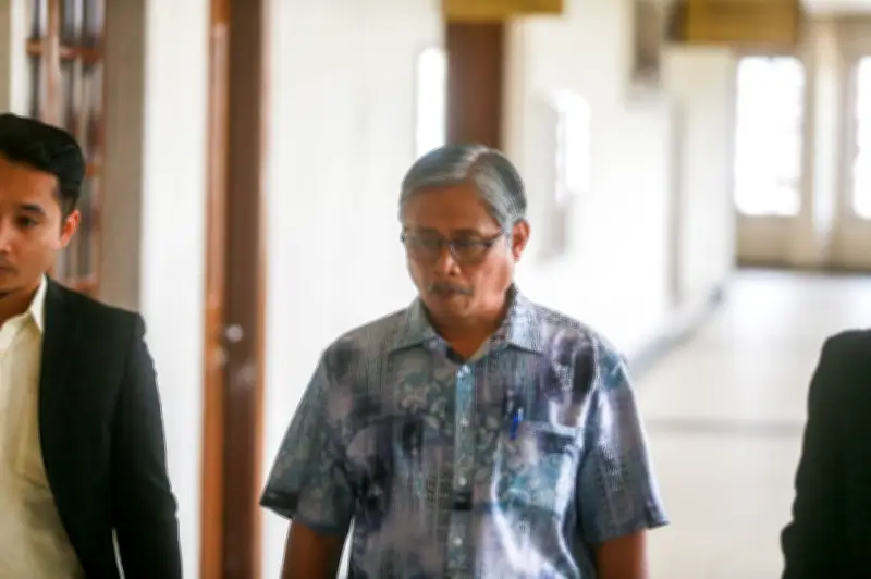 Syarikat Guna Overdraf Bayar RM1 Juta Kepada Bersatu, Mahkamah Dengar Dalam Perbicaraan Muhyiddin