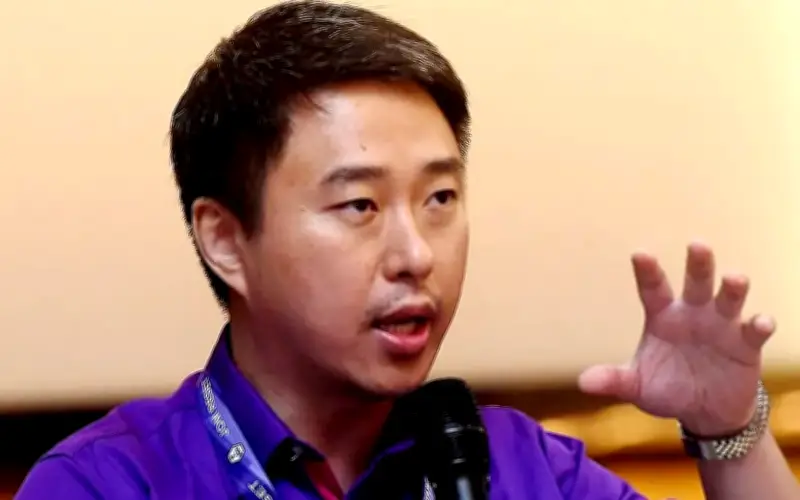 Tangan Pemimpin Sarawak dari Parti Nasional Terikat, Kata Larry Sng