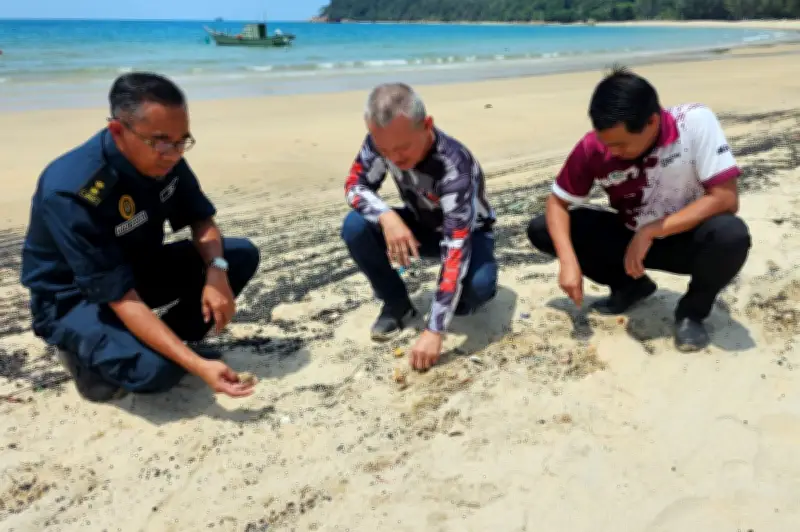 Terengganu Arah Tindakan Tegas Terhadap Kapal Punca Tumpahan Minyak 3km di Pantai Teluk Kalong