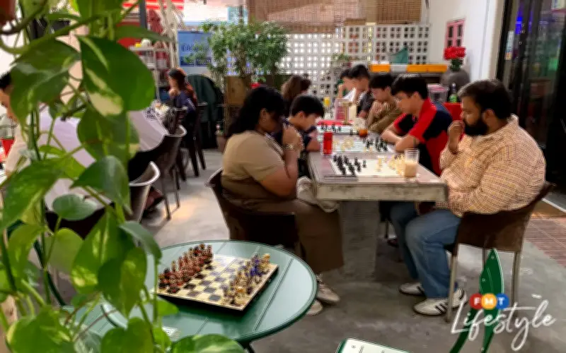 Tiga Anak Muda Lancar 'Friends Who Chess', Ubah Persepsi Permainan Catur Jadi Aktiviti Sosial