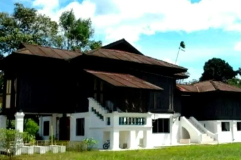 Tindakan Bekas Undang Luak Sungai Ujong Untuk Nyahgugat Yamtuan Negeri Sembilan Dikecam Sebagai Tidak Setia