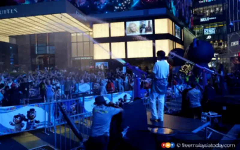 Tiong soal kritikan tidak konsisten terhadap festival air Bukit Bintang