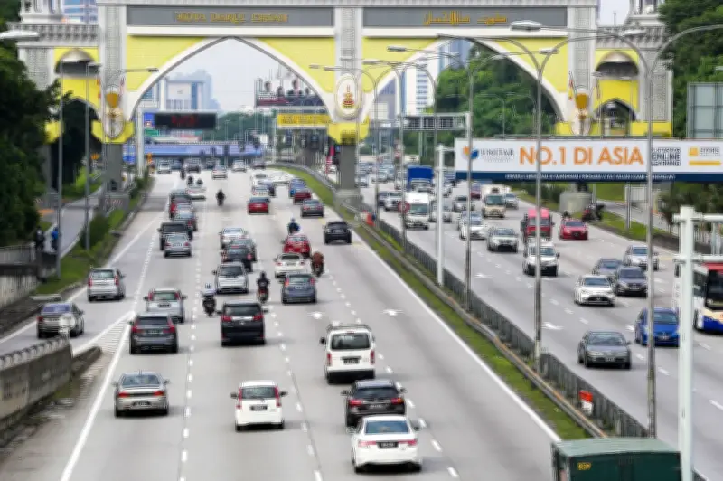 Traffic KL Terkawal Hari Pertama Dasar Kerja Dari Rumah, Sesetengah Lebuhraya Utama Perlahan