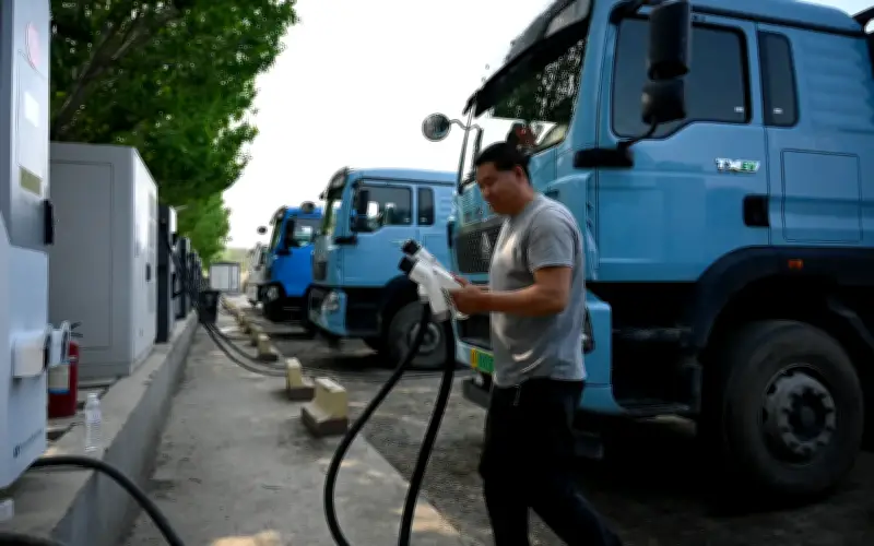 Trak elektrik lebih murah, bersih ubah logistik China