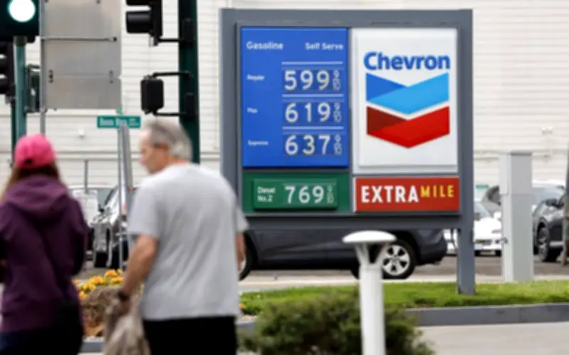 Trump Bantah Ketua Tenaga, Ramal Harga Minyak Turun Selepas Perang Iran