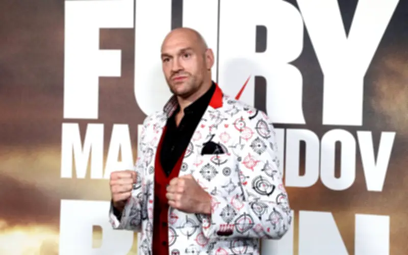 Tyson Fury Mahukan Pertarungan Berat British dengan Anthony Joshua Selepas Comeback
