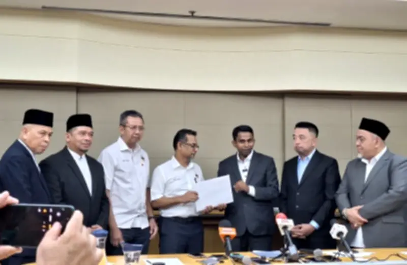 Umno BN dakwa majoriti mudah bentuk kerajaan NS dengan lima ADUN PN