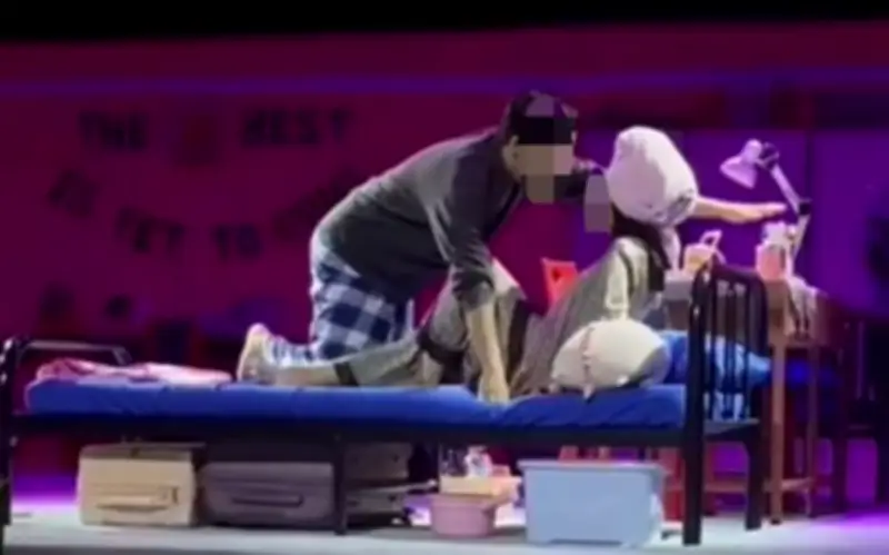 Universiti Malaya Minta Maaf, Batalkan Persembahan Teater Adegan Ranjang Panas