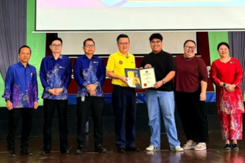 Wakil Rakyat Bukit Assek Galak Lepasan SPM Manfaatkan Skim Pendidikan Percuma Sarawak
