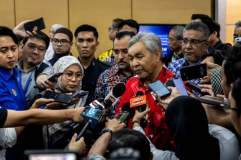 Zahid: 14 ADUN Umno tarik sokongan secara bebas, keputusan akhir dari pusat
