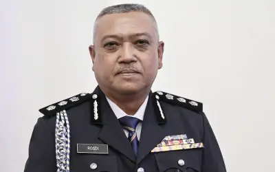 Remaja 13 Tahun Baling Batu dari Tingkat 13 PPR, Polis Rakam Keterangan