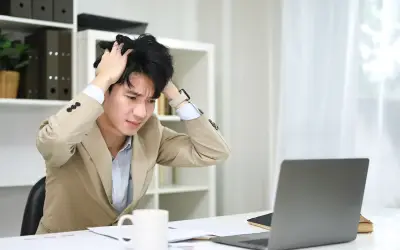 Teknologi di Tempat Kerja Menjadi Beban: Pakar Beri Amaran Tentang 'Teknostres'