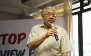 Ahli Sejarah dan Bekas Pensyarah USM, Sharom Ahmat Meninggal Dunia
