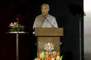 Ahmad Zahid: Hentikan Tuduh Kerajaan Soal Harga Minyak, Malaysia Dalam 'Mod Persediaan Krisis'