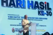 Anwar gesa sektor swasta guna kerja fleksibel, kurangkan kos bahan api